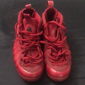 Nike Air Foamposites Red size 10